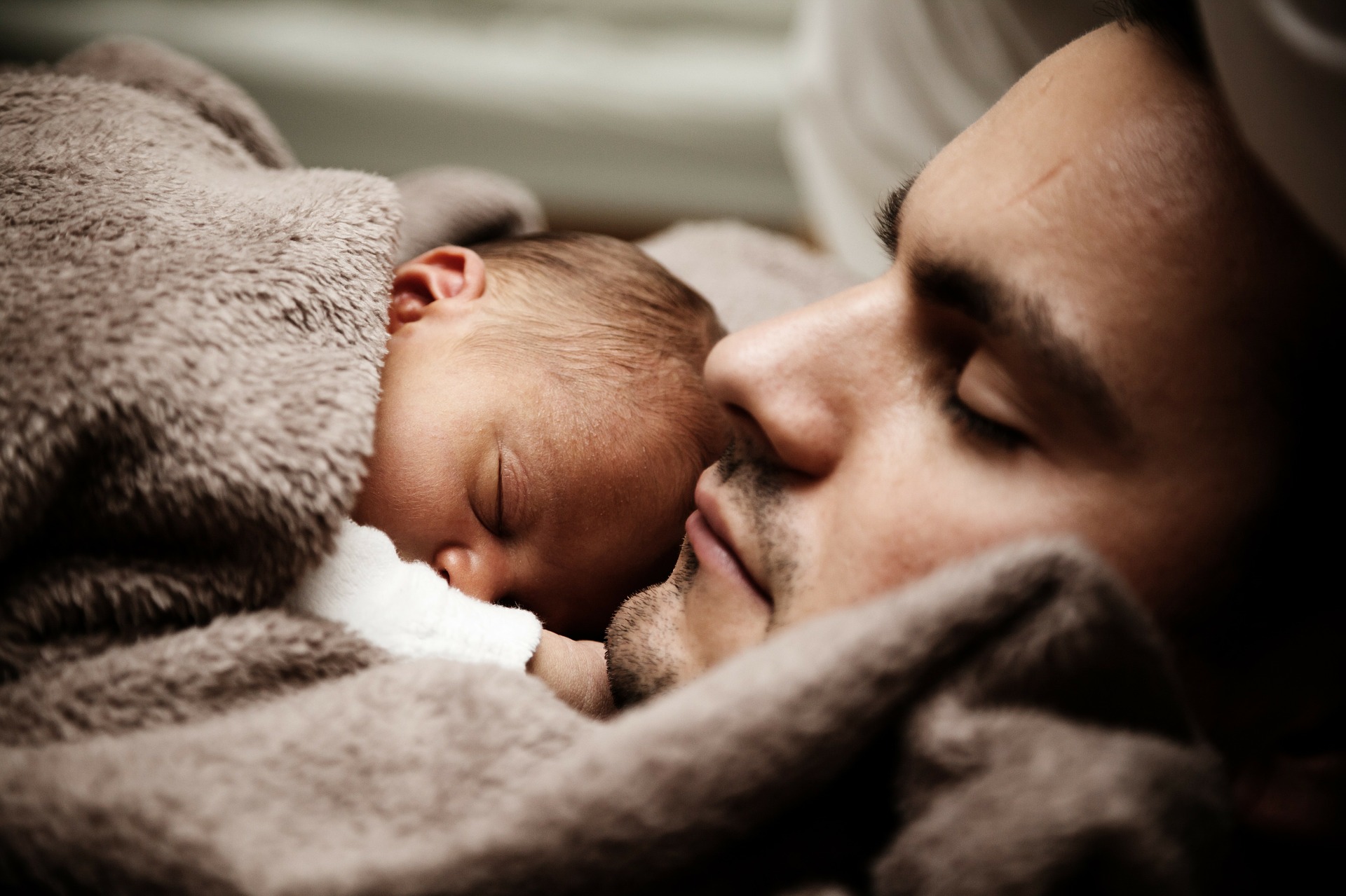 5 essential sleep tips for new parents