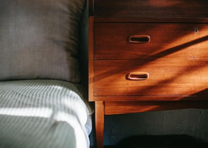 bed with chest of drawers