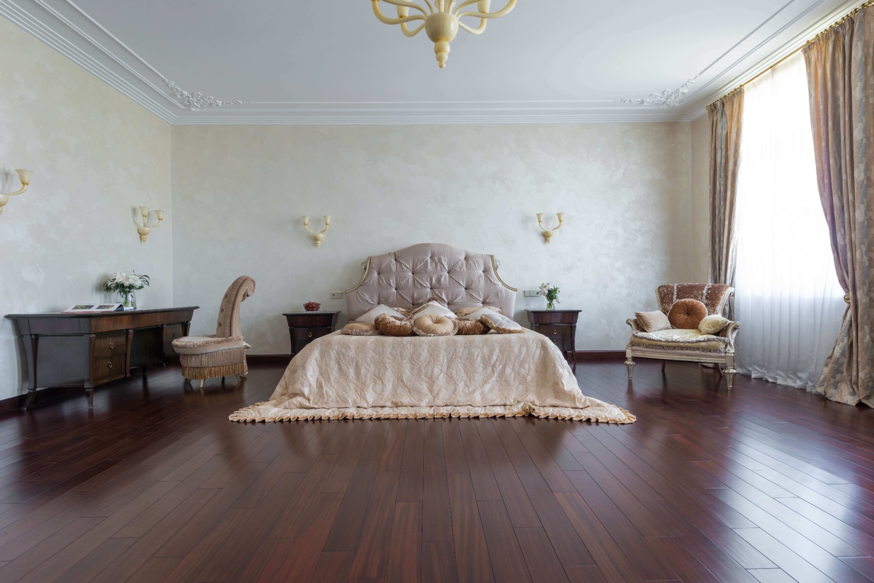 Style Guide: The Large Bedroom